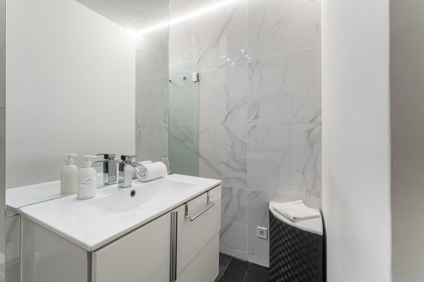 Guestready - Shades Of Blue With Balcony Lejlighed Porto Eksteriør billede